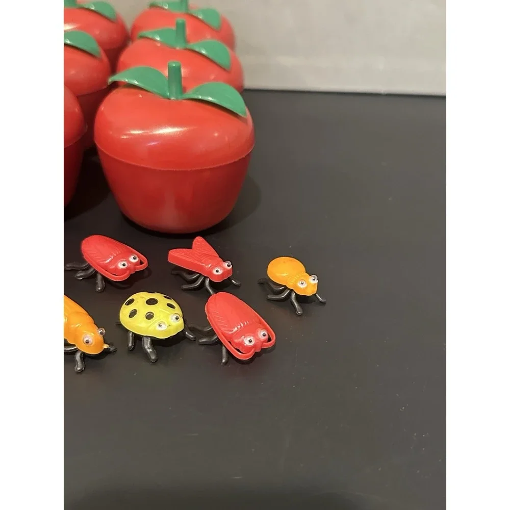 Plastic Red Apples Party Fun‎ Toy & Bugs